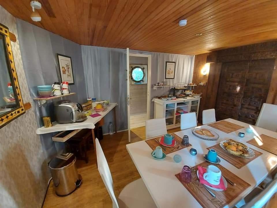 Peniche Ino Lefkothea II Chambre D'Hotes Dole Exterior photo